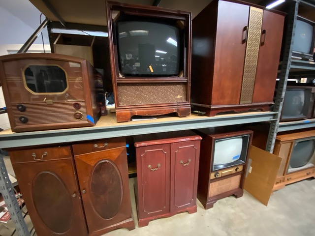 Equipamiento de Robert Chartier / 24frame: Televisores de mueble