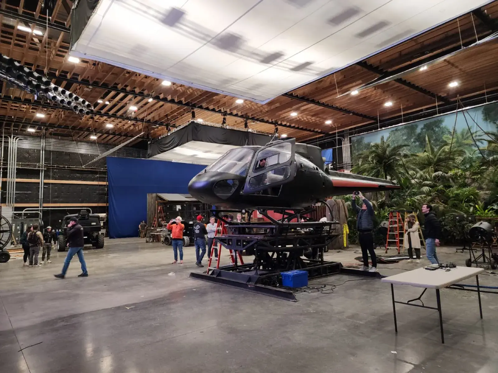 Les coulisses de la publicité State Farm, avec le mur LED utilisé comme décor de tournage.